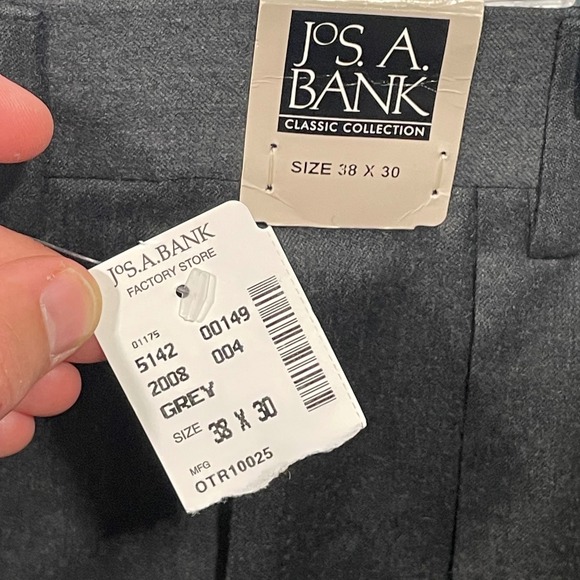 JOS. A. BANK Classic Collection Men's Grey Worsted Wool Dress Pants Size 38x30 - Picture 3 of 8